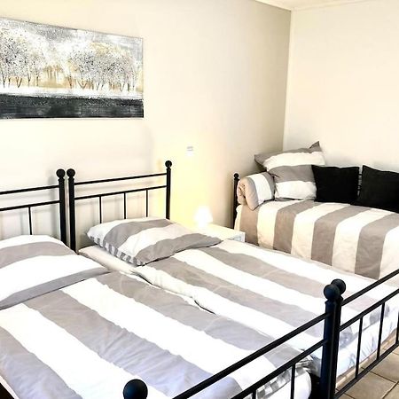 Helle Wohnung Mit Wintergarten - Nahe Ruhrgebiet Und Freizeitpark Movie Park Bottrop Eksteriør billede